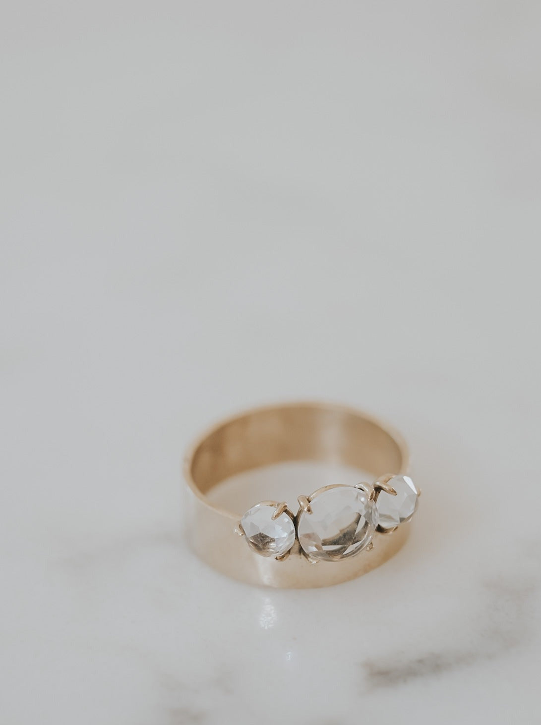 Iris Wide Trillogy White