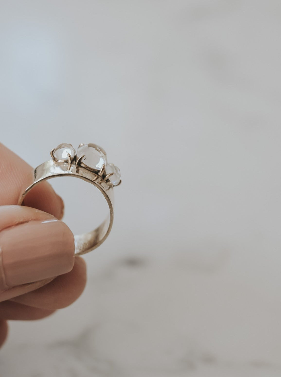 Iris Wide Trillogy White