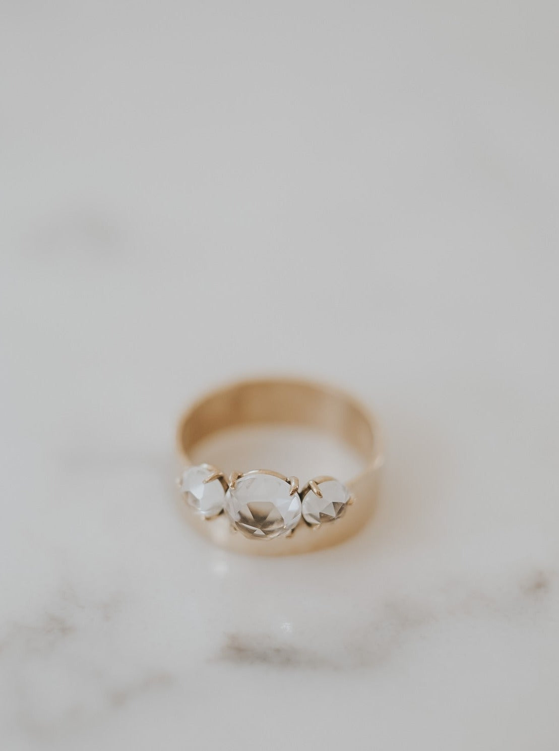 Iris Wide Trillogy White