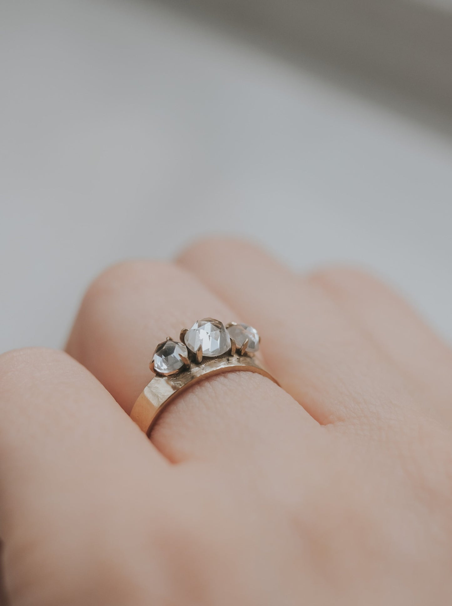 Iris Fine Trilogy White