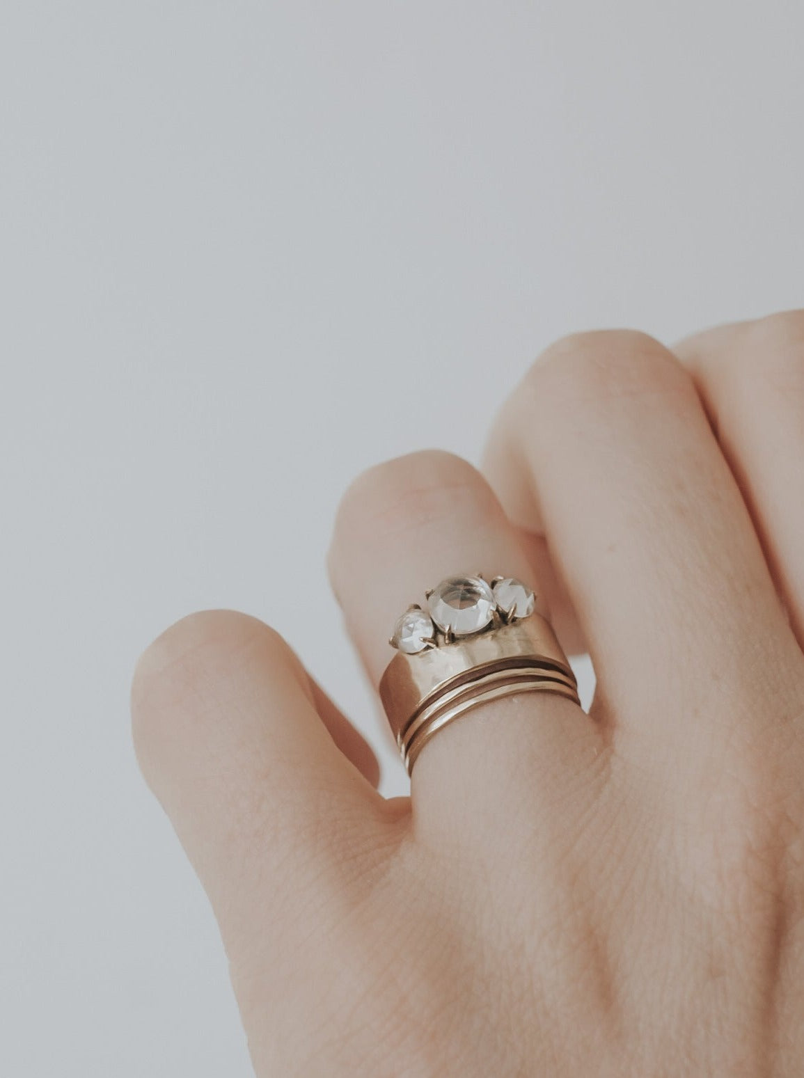 Iris Wide Trillogy White