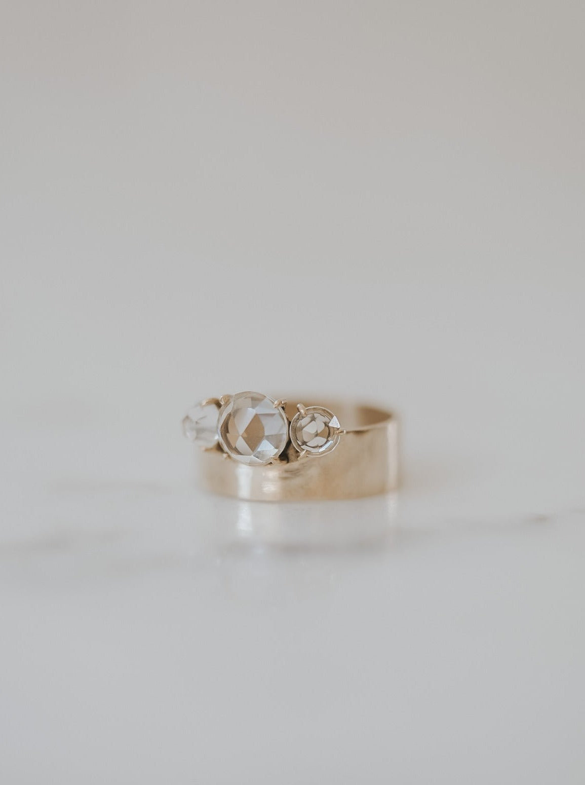 Iris Wide Trillogy White