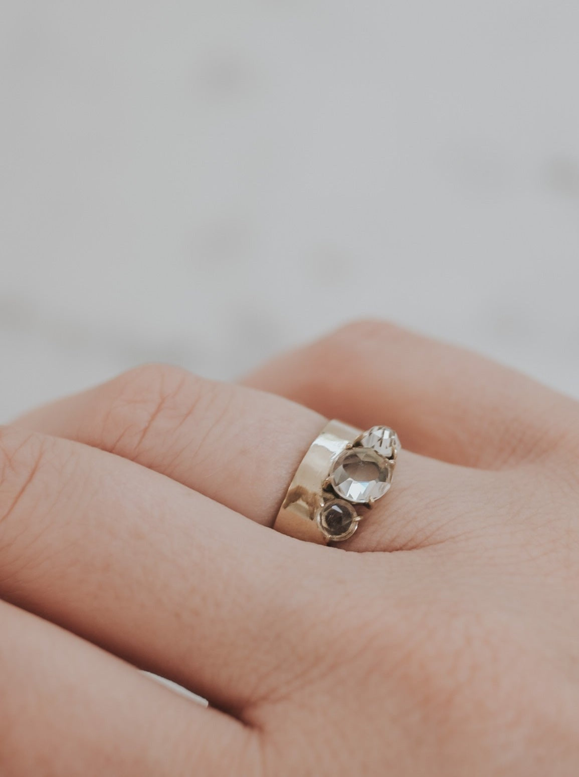 Iris Wide Trillogy White