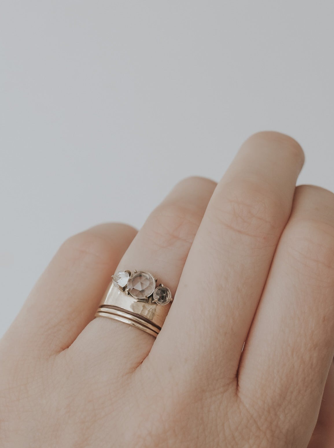 Iris Wide Trillogy White