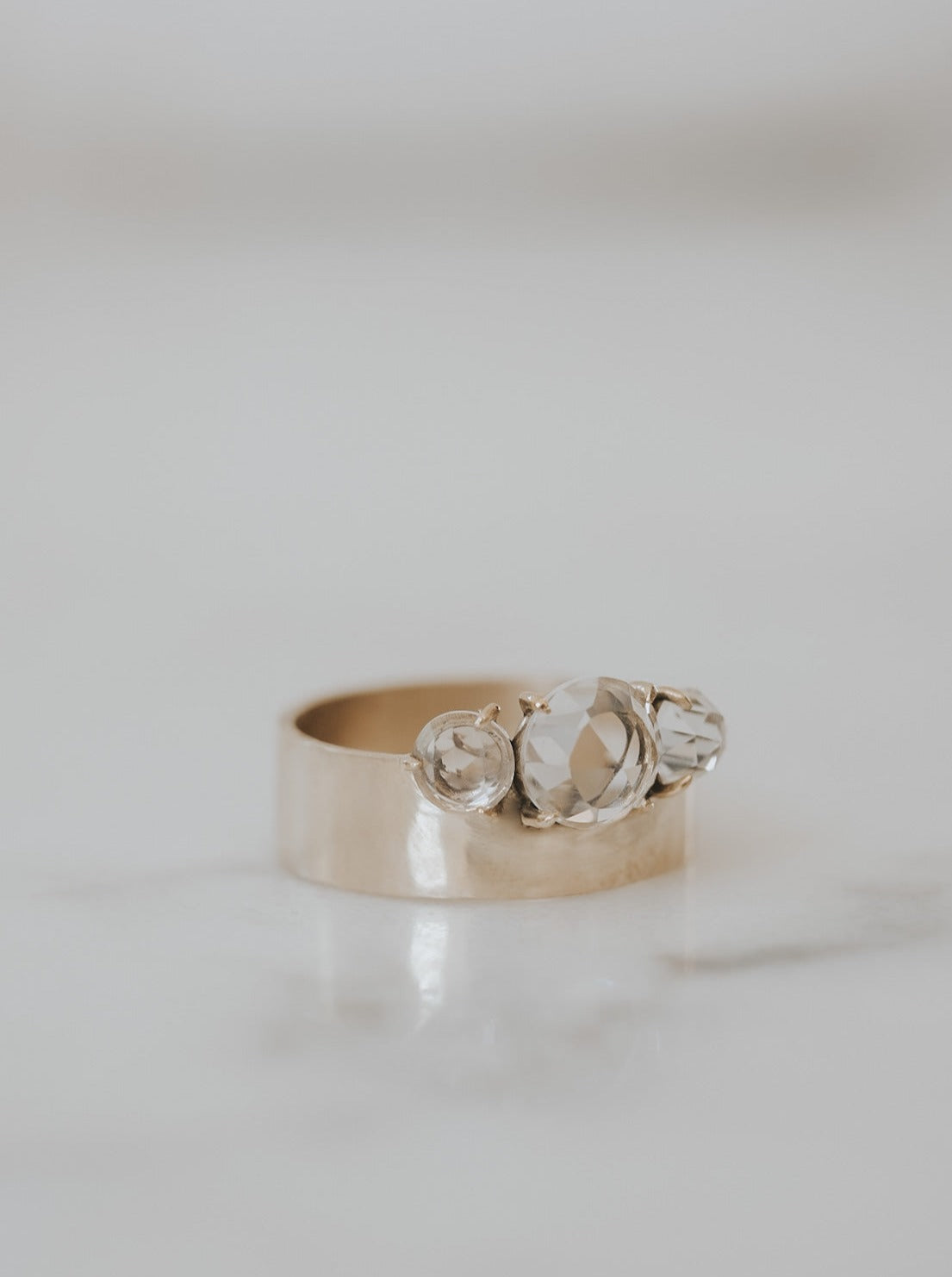 Iris Wide Trillogy White