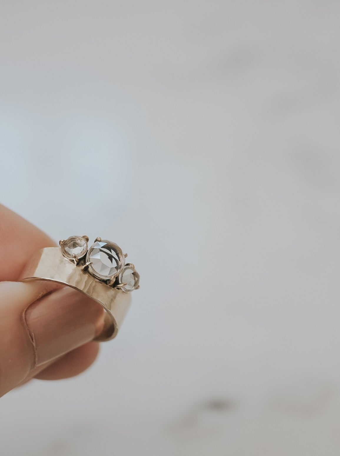 Iris Wide Trillogy White