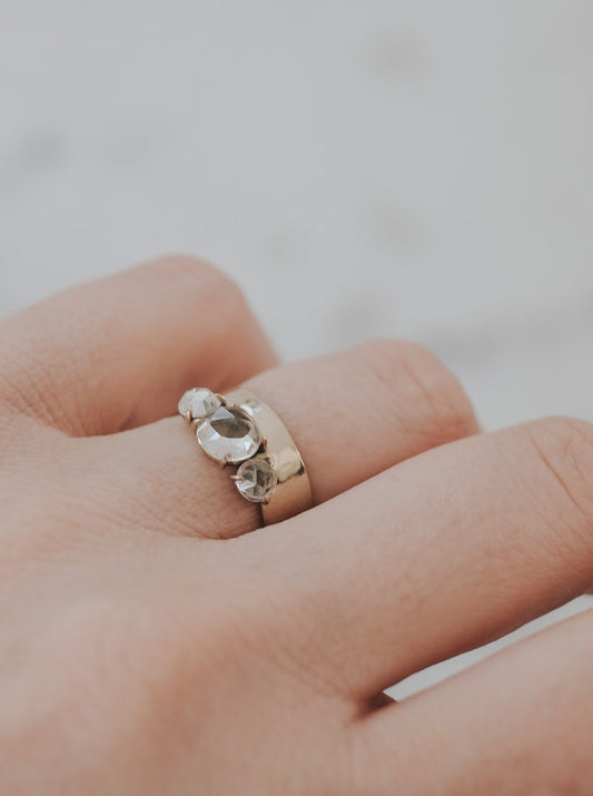 Iris Wide Trillogy White