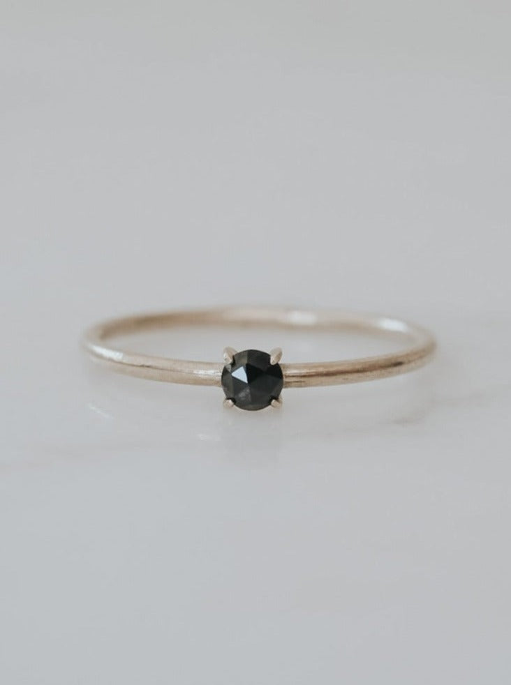 Daisy Solitaire Black